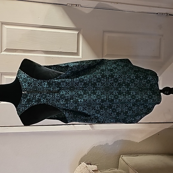 Ambiance Apparel Back Zip Up Sleeveless Tank Top Size 1X - Picture 4 of 6